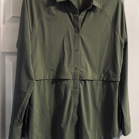 NWOT Athleta blouse. - Picture 6 of 10